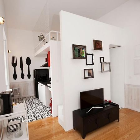Get Lights And Books In A Flat Apartman Porto Kültér fotó