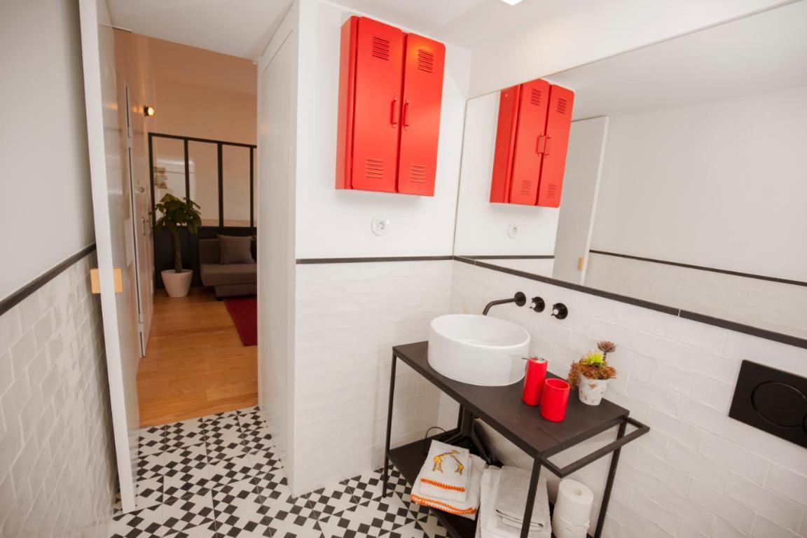 Get Lights And Books In A Flat Apartman Porto Kültér fotó